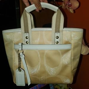 🌺COACH🌺 Gold Beige Signature Handbag